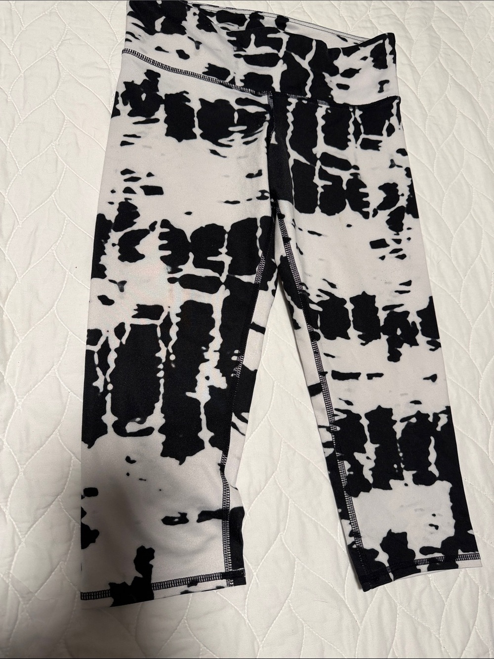 ALO Yoga Kids Black & White Tie-Dye Leggings